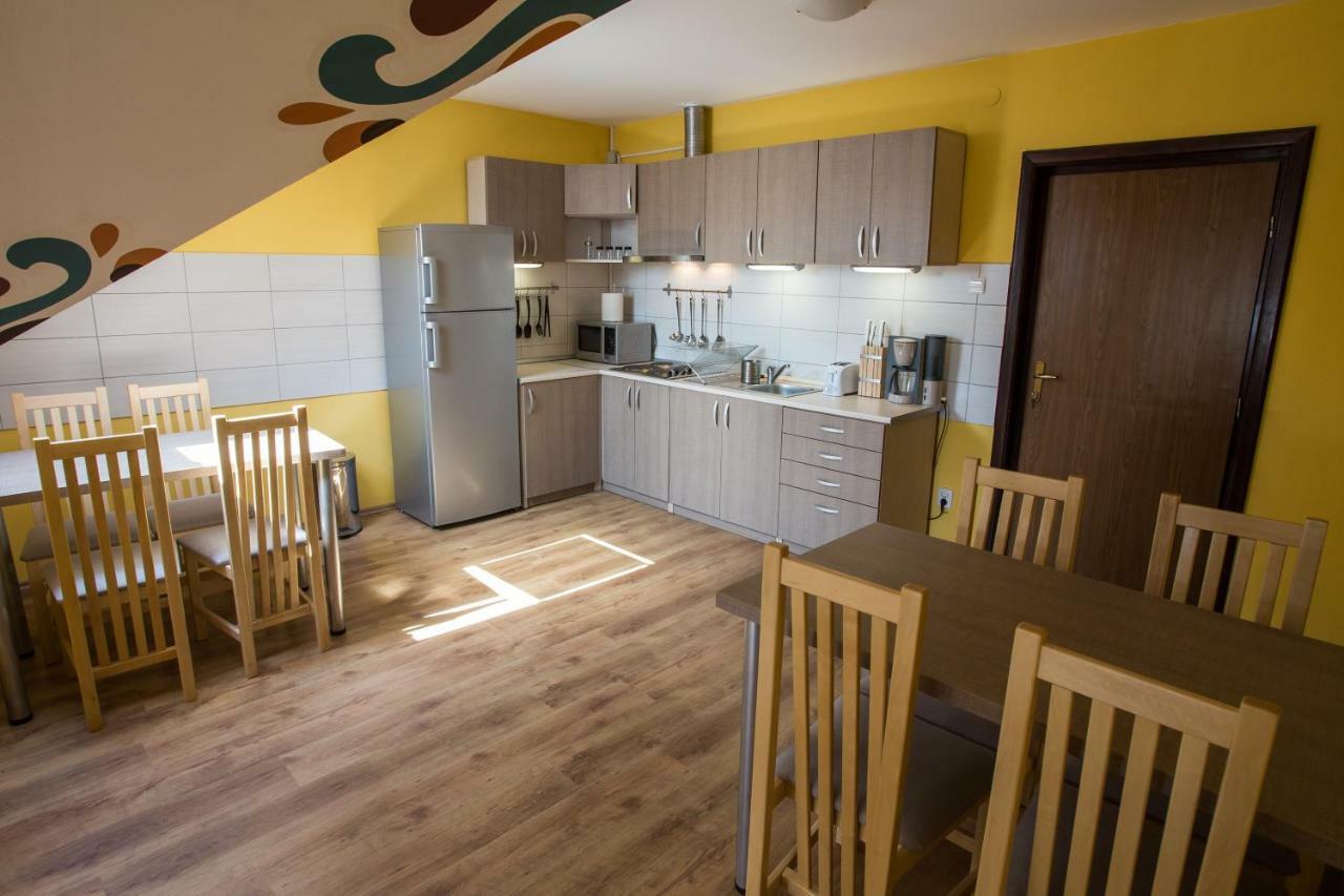 Camere De Inchiriat Hatuica 外观 照片